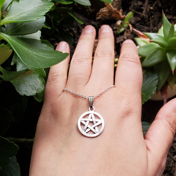 New Silver Pentagram Necklace - Picture 9 of 14
